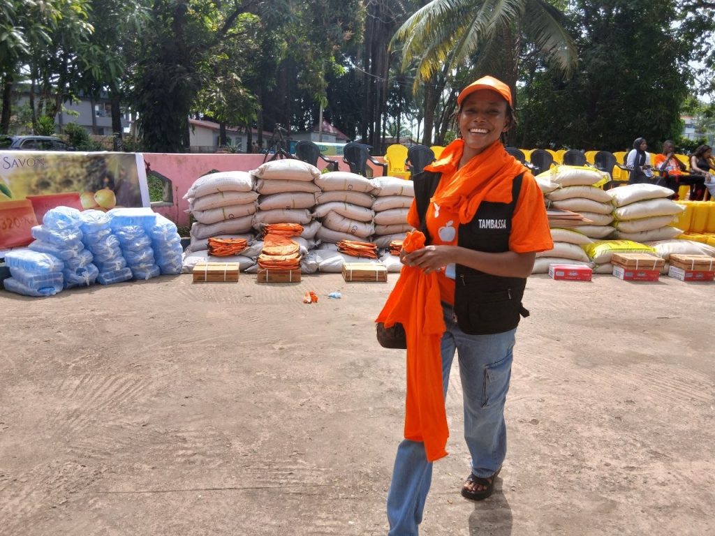 Des dons concrets pour soutenir l’éducation et le bien-être des enfants

À l’occasion de cette journée spéciale, Braguinée a procédé à d’importants dons composés de :

Denrées alimentaires destinées à répondre aux besoins essentiels des enfants,

Sacs et bics scolaires, afin d’encourager l’éducation et la réussite scolaire,

Boissons Planet, une marque appréciée des tout-petits, symbole de partage, de joie et de fraîcheur.

Ces dons ont été distribués directement aux bénéficiaires lors de l’événement, dans une atmosphère empreinte d’émotion et de solidarité.